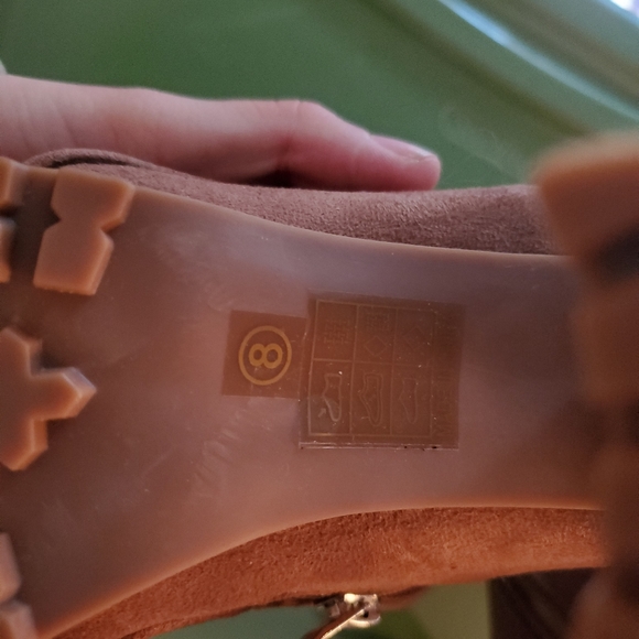 Brown tan tall heels - Picture 2 of 5